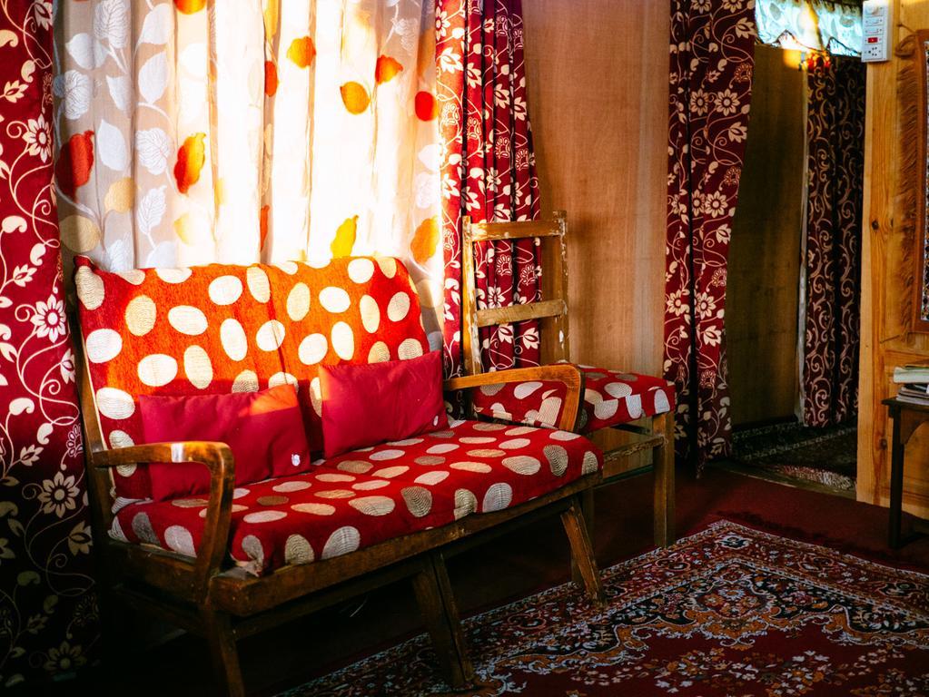 Veena Palace Group Of Houseboats Srīnagar Extérieur photo