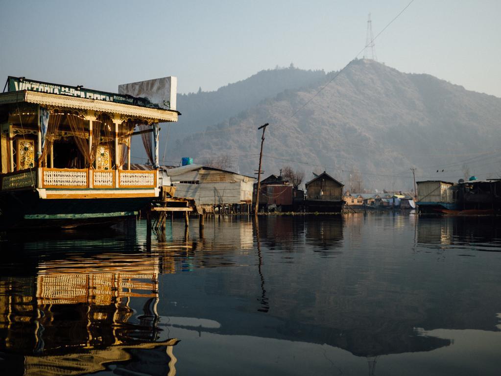 Veena Palace Group Of Houseboats Srīnagar Extérieur photo