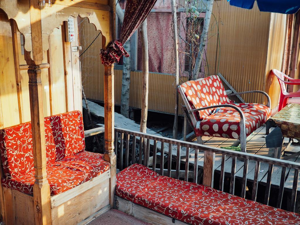 Veena Palace Group Of Houseboats Srīnagar Extérieur photo